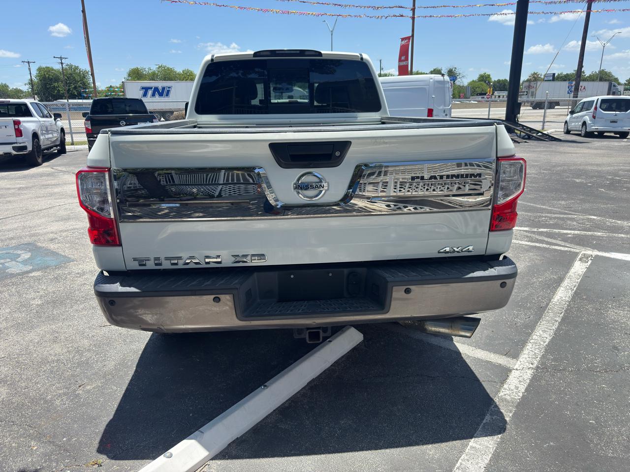 Nissan Titan XD 4WD Crew Cab Platinum Reserve Diesel 2016