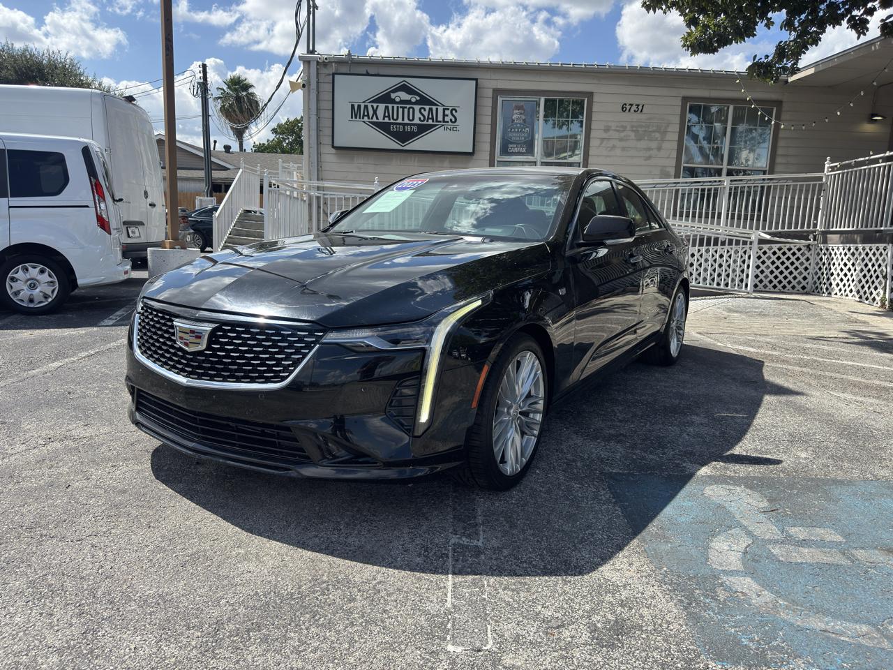 Cadillac CT4 4dr Sdn Premium Luxury 2023