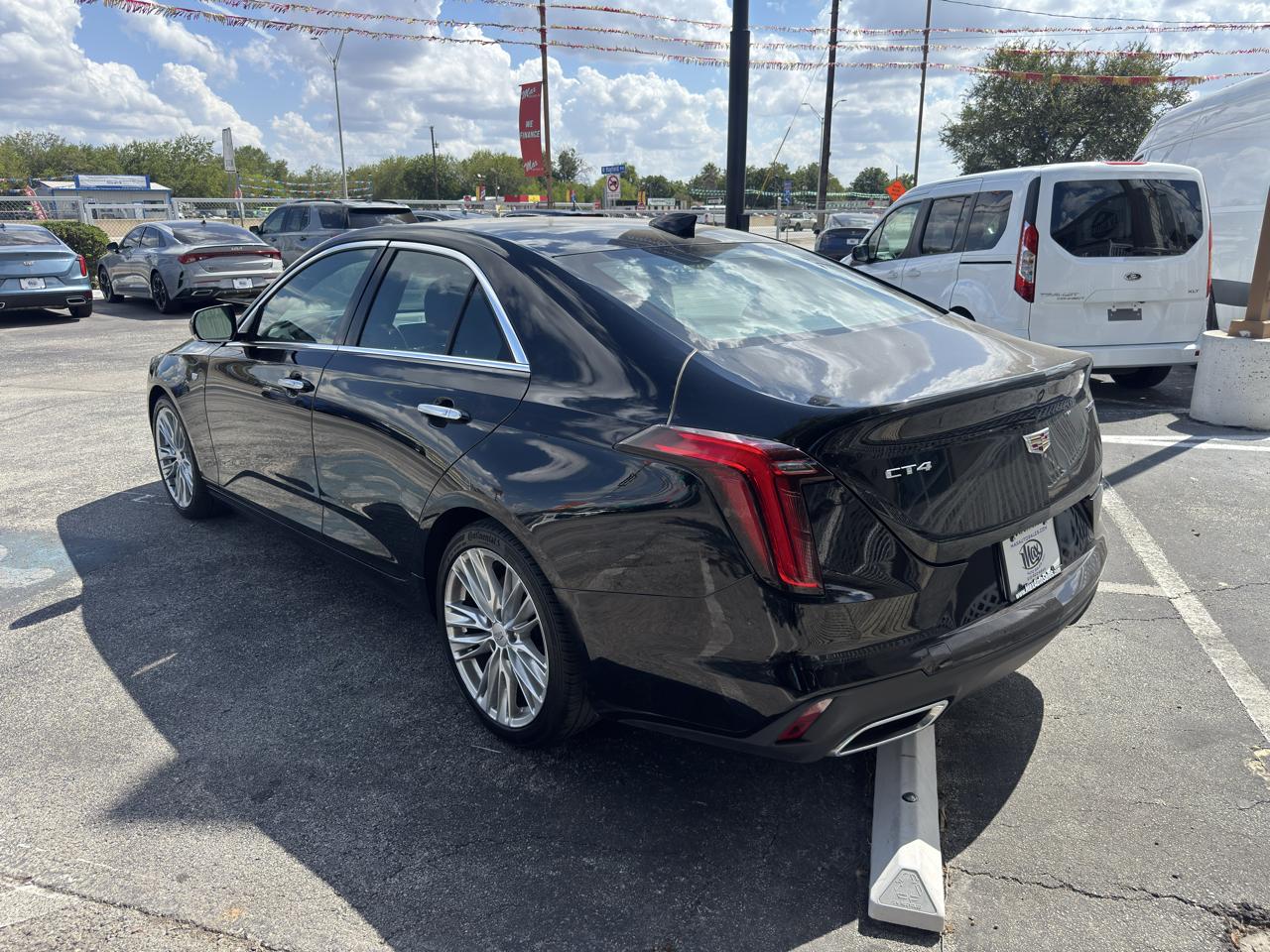 Cadillac CT4 4dr Sdn Premium Luxury 2023