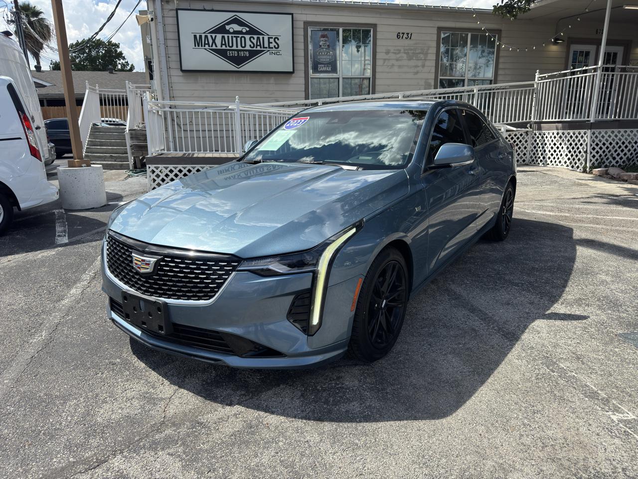 Cadillac CT4 4dr Sdn Luxury 2023