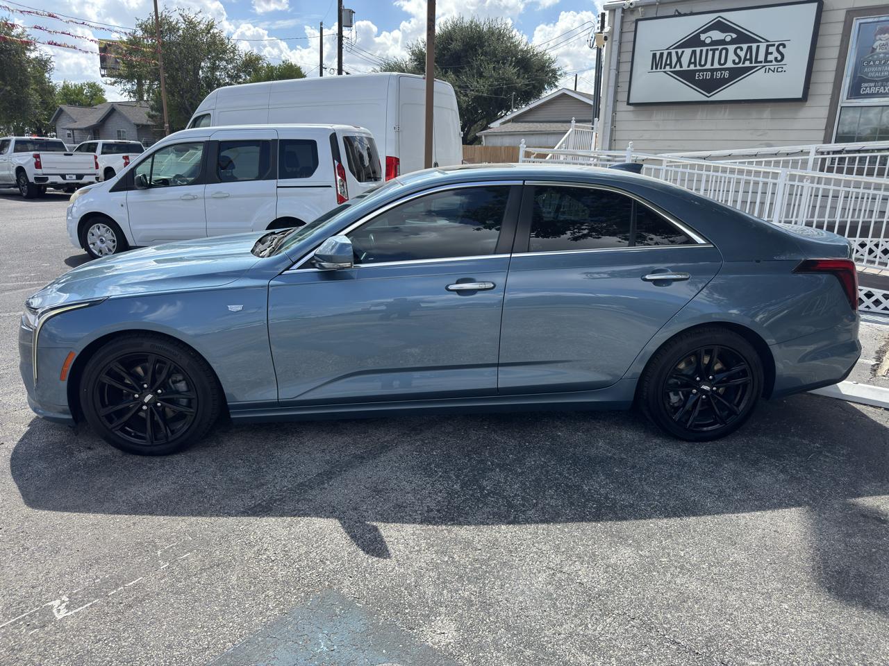 Cadillac CT4 4dr Sdn Luxury 2023