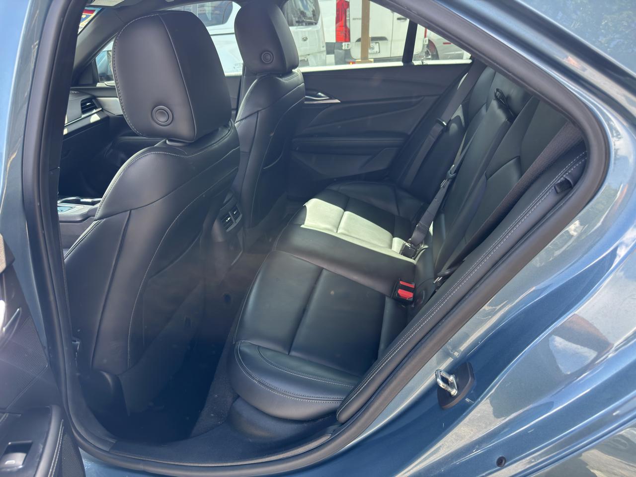 Cadillac CT4 4dr Sdn Luxury 2023