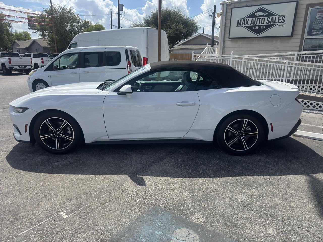 Ford Mustang EcoBoost Convertible 2024