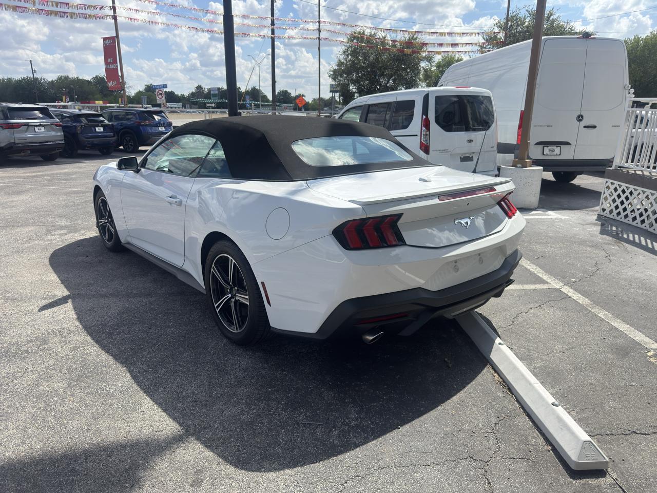 Ford Mustang EcoBoost Convertible 2024