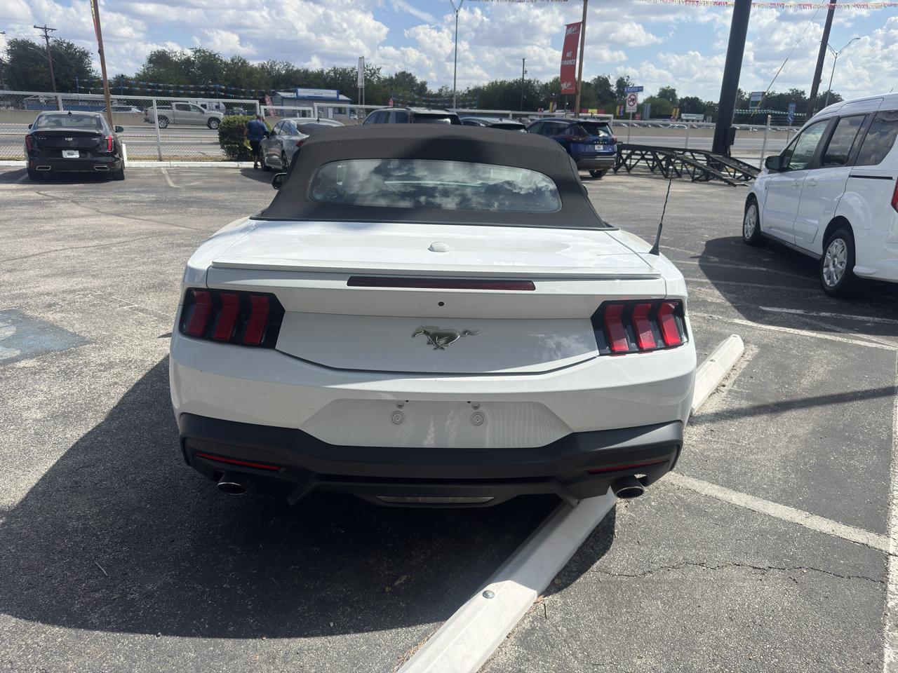 Ford Mustang EcoBoost Convertible 2024
