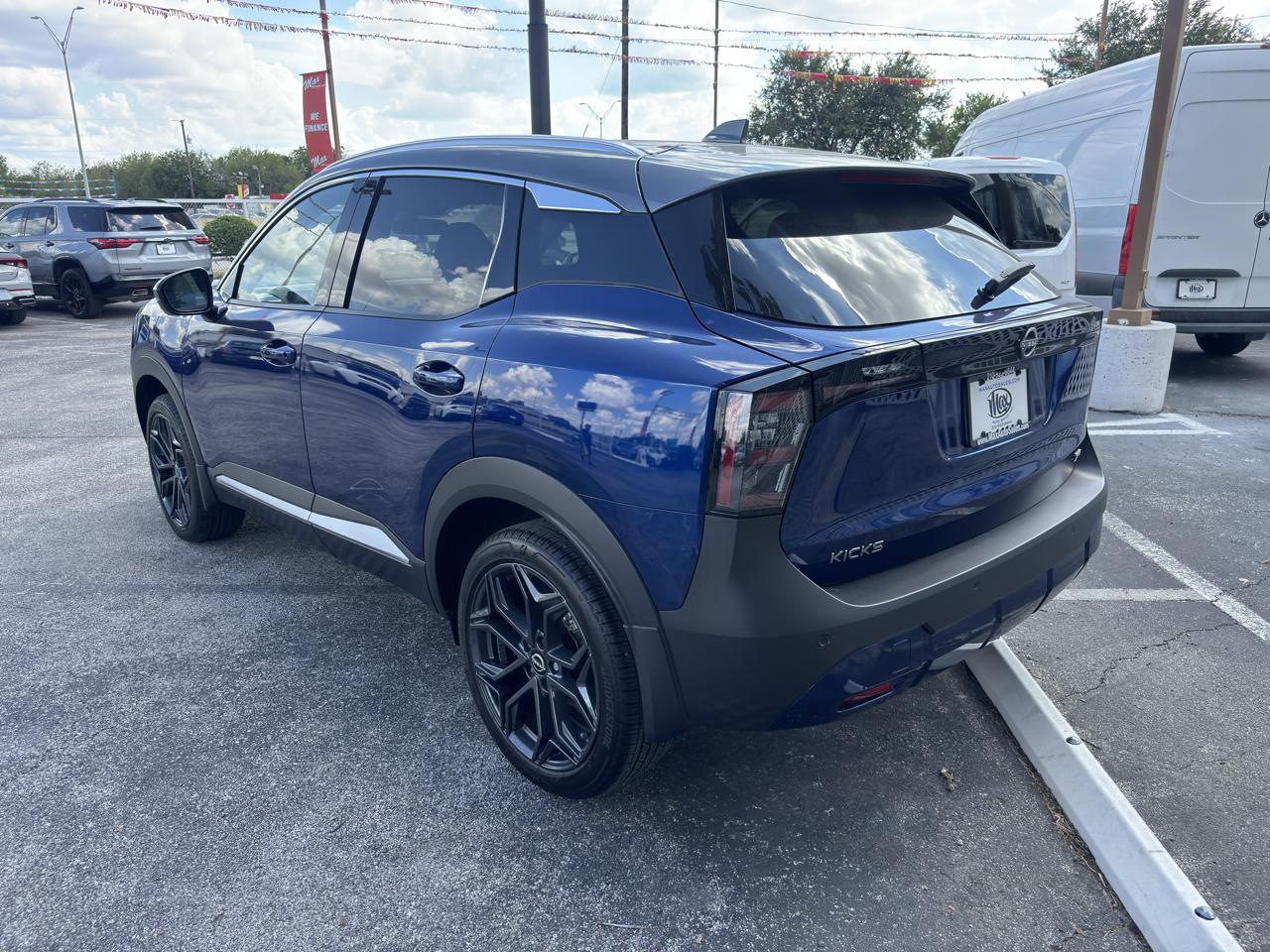Nissan Kicks SR FWD 2025