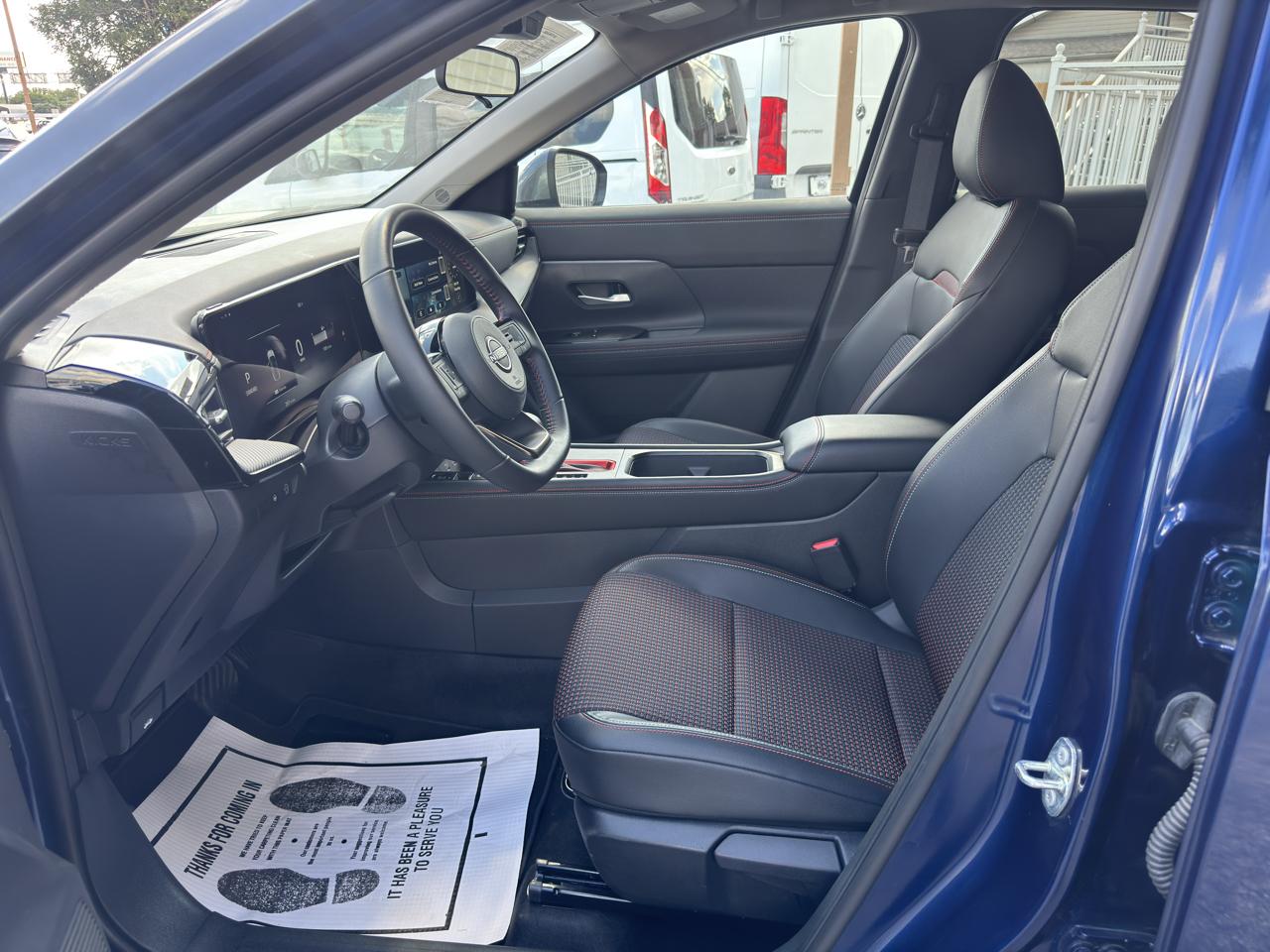 Nissan Kicks SR FWD 2025