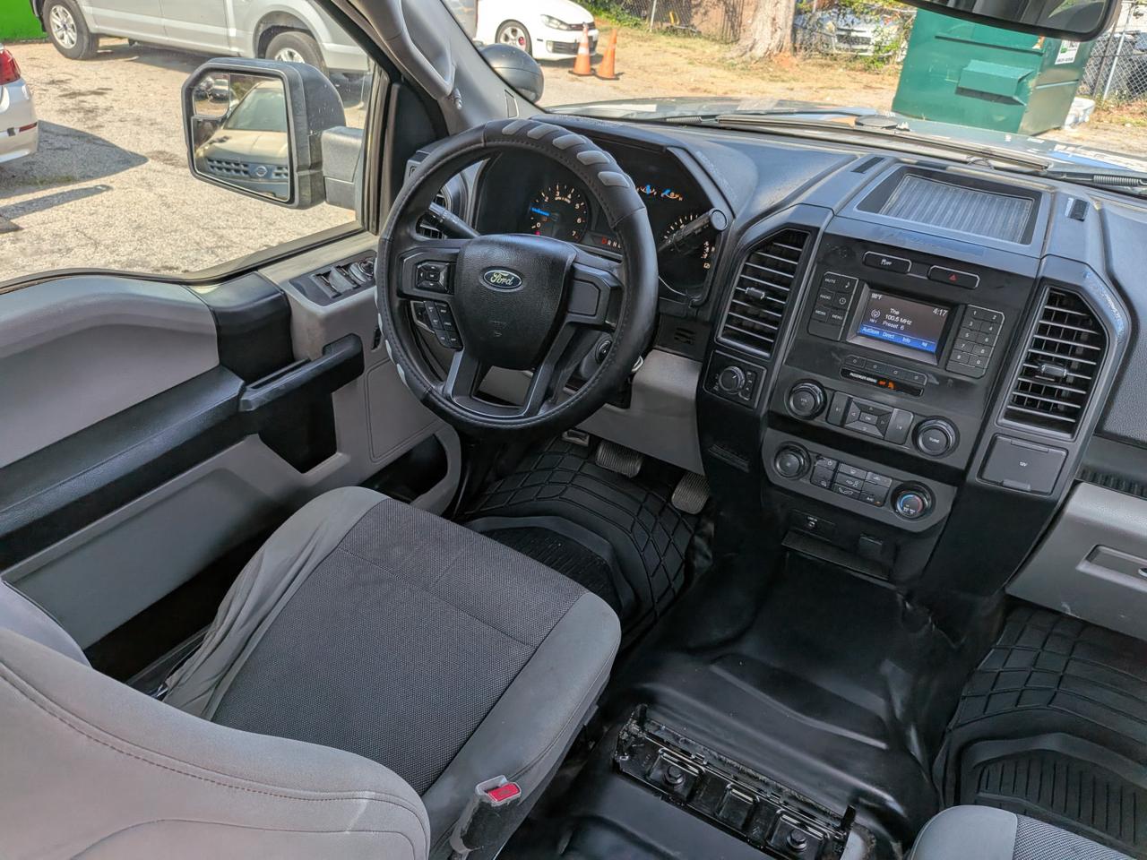 Ford F-150 XL SuperCrew 5.5-ft. Bed 4WD 2015