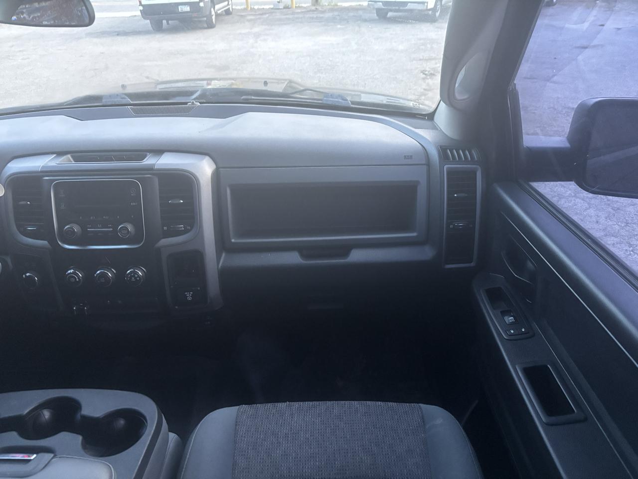 RAM 1500 SSV Crew Cab SWB 4WD 2016