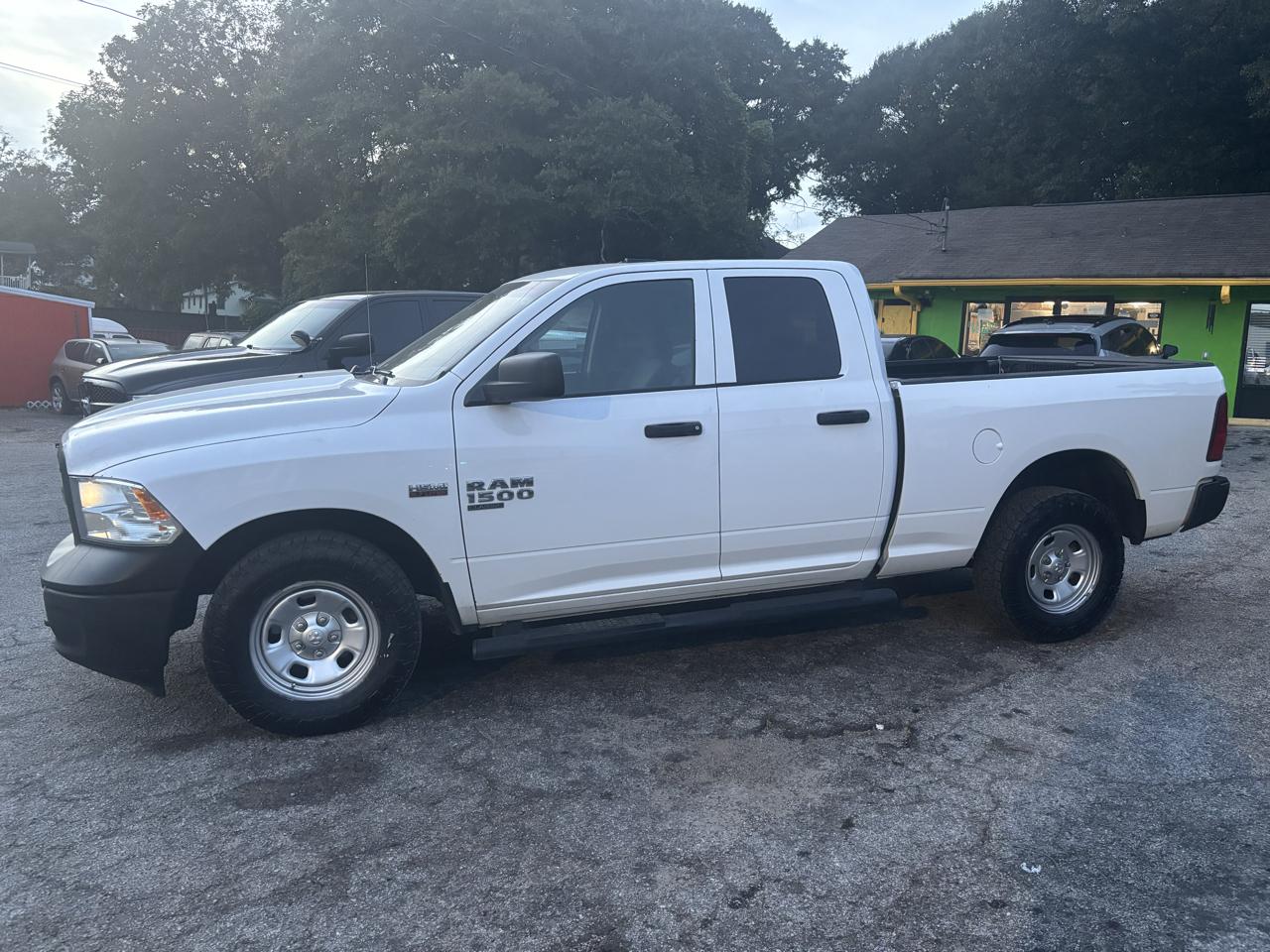 RAM 1500 Classic Tradesman Quad Cab 4WD 2020