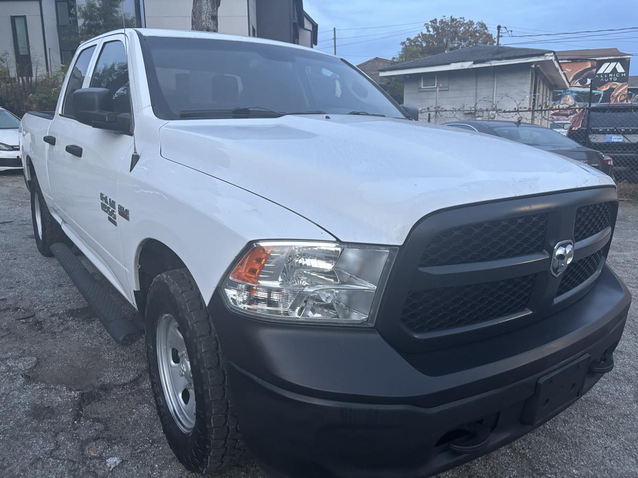 RAM 1500 Classic Tradesman Quad Cab 4WD 2020