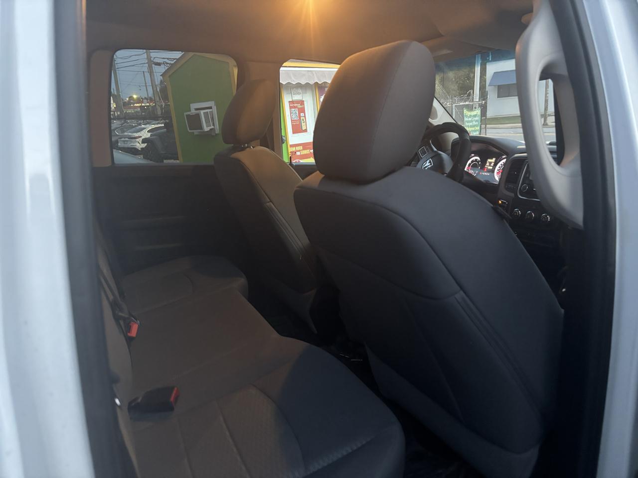 RAM 1500 Classic Tradesman Quad Cab 4WD 2020