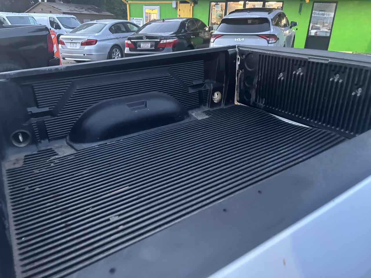 RAM 1500 Classic Tradesman Quad Cab 4WD 2020