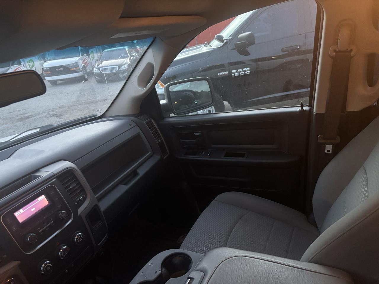 RAM 1500 Classic Tradesman Quad Cab 4WD 2020