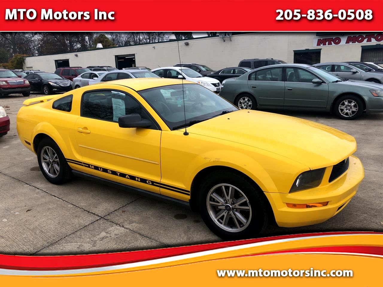 Ford Mustang V6 Deluxe Coupe 2005