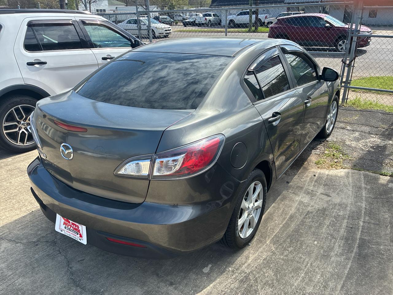 Mazda MAZDA3 i Touring 4-door 2011