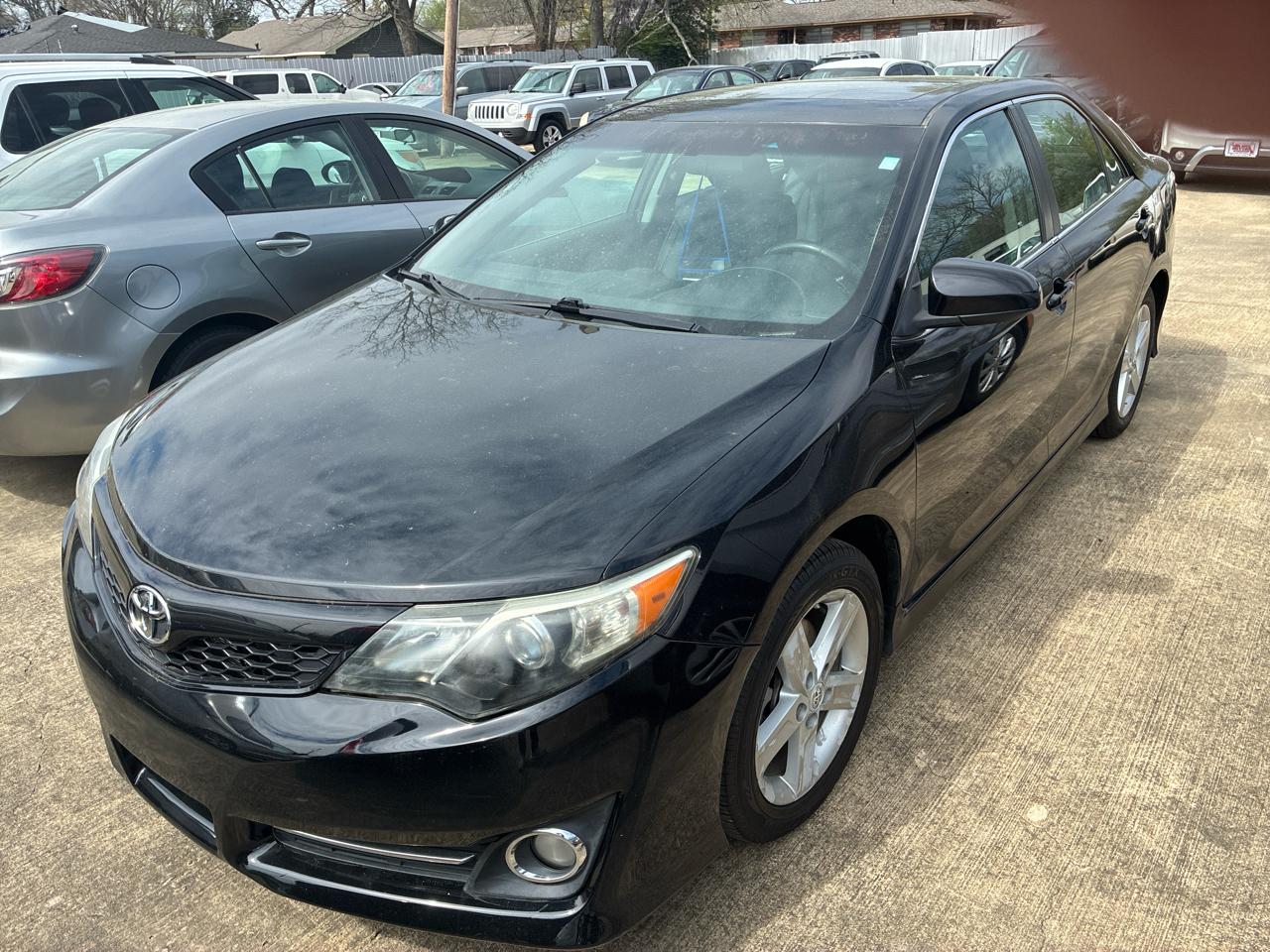Toyota Camry SE 2012