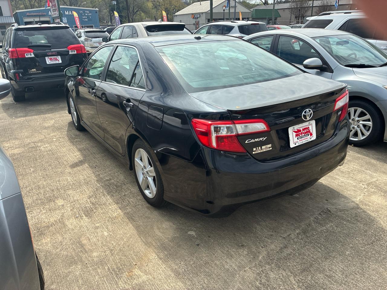 Toyota Camry SE 2012