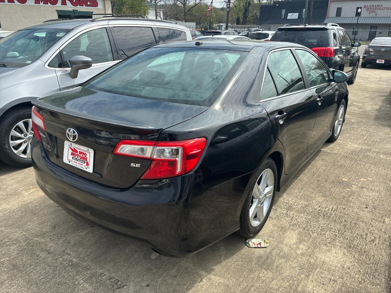 Toyota Camry SE 2012