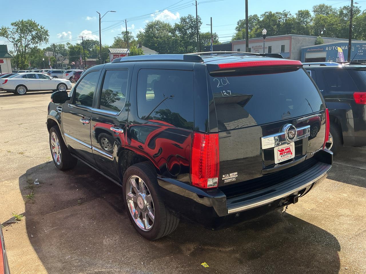 Cadillac Escalade 2WD Premium 2011