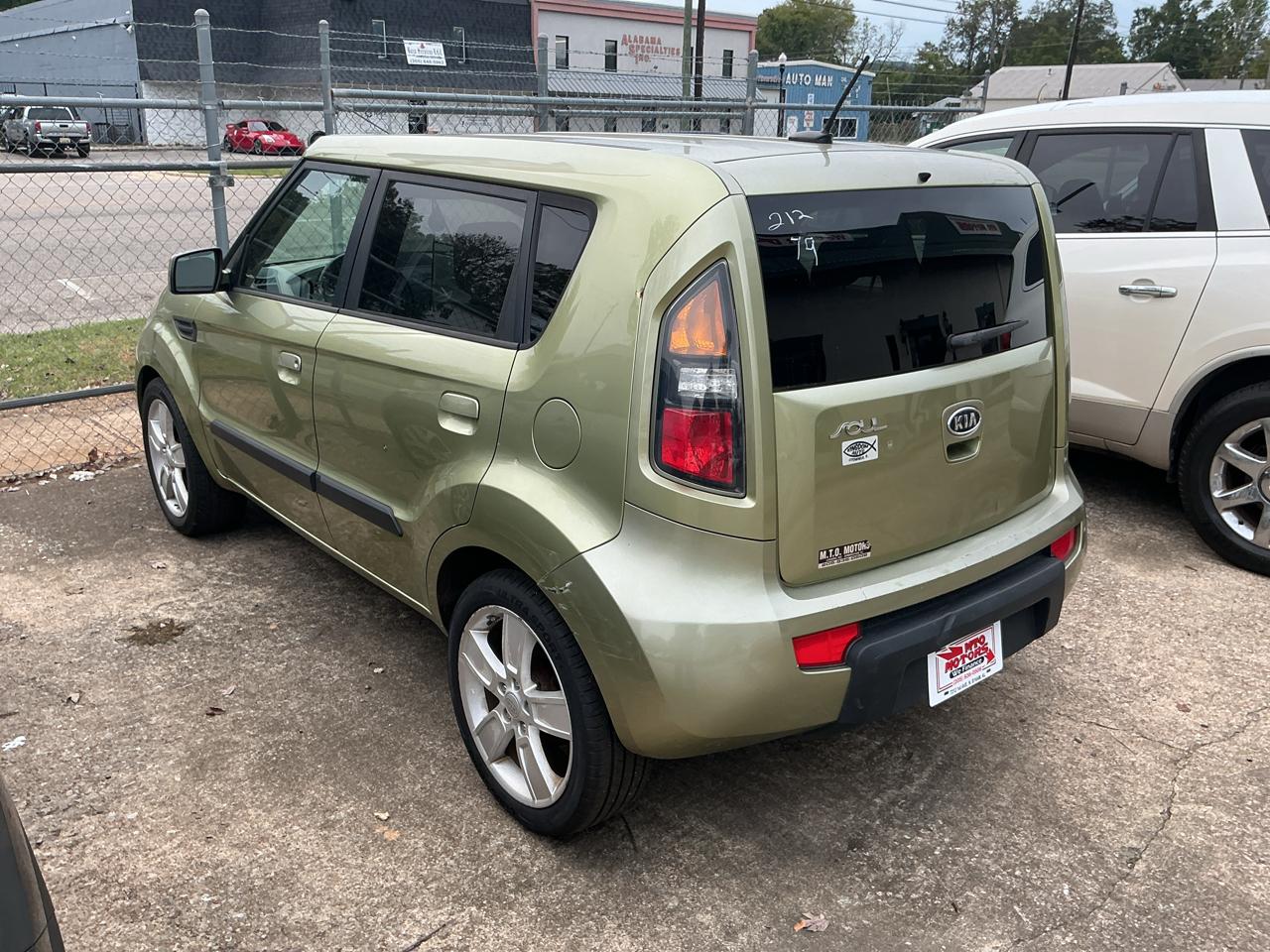 Kia Soul + 2010