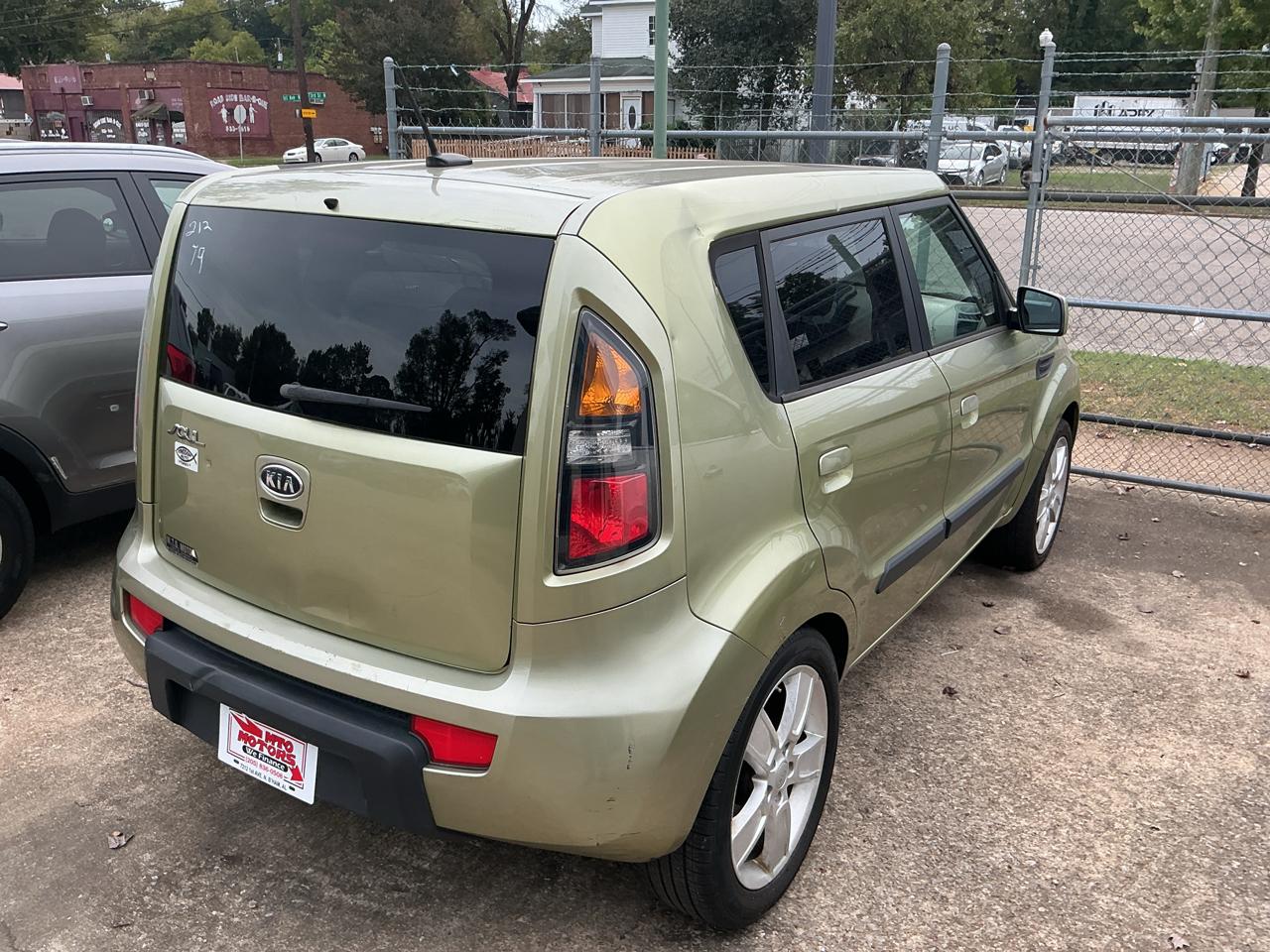 Kia Soul + 2010