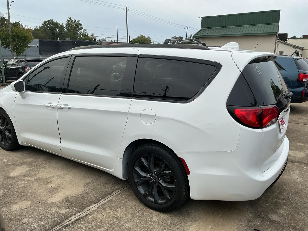 Chrysler Pacifica Touring Plus 2018