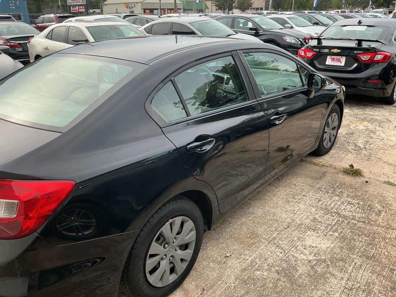 Honda Civic LX Sedan 5-Speed AT 2012