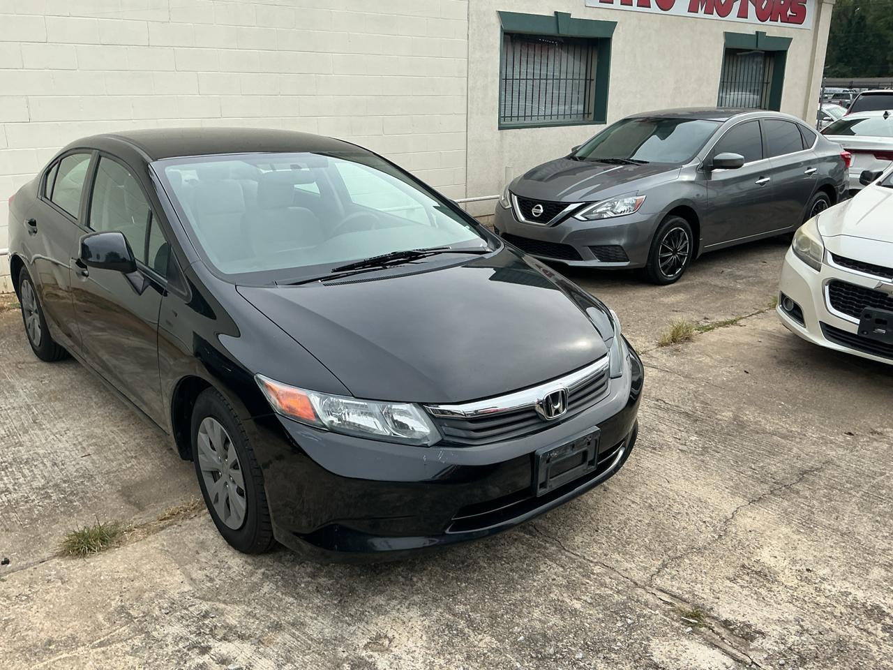 Honda Civic LX Sedan 5-Speed AT 2012