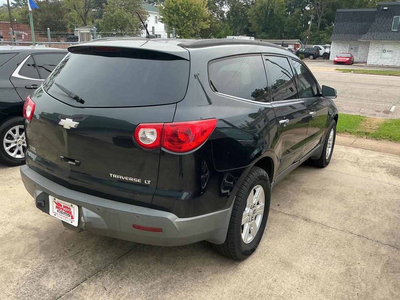 Chevrolet Traverse 2LT FWD 2012