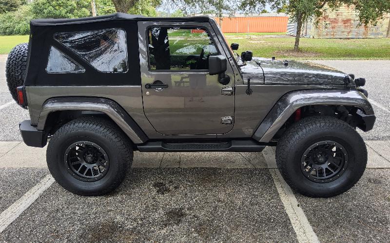 Jeep Wrangler Sahara 4WD 2014 Jeep Wrangler Sahara 4WD 2014