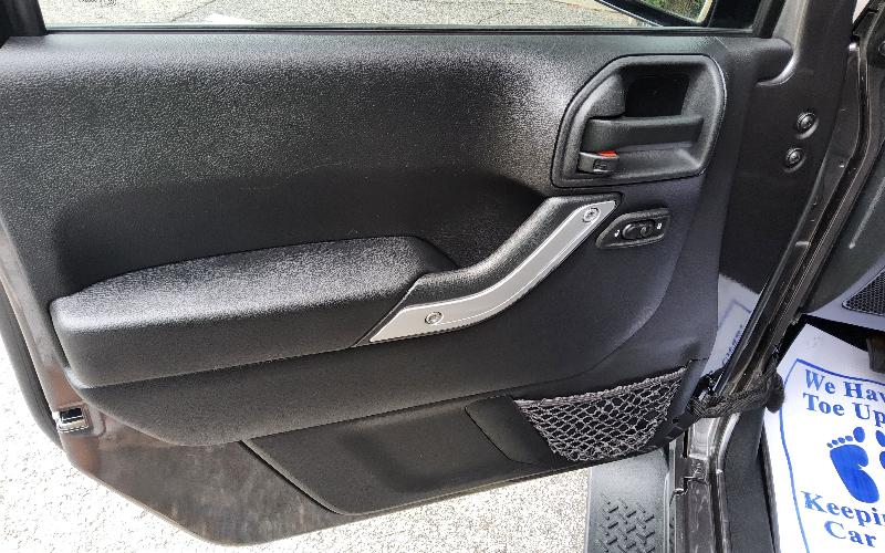 Jeep Wrangler Sahara 4WD 2014 Jeep Wrangler Sahara 4WD 2014