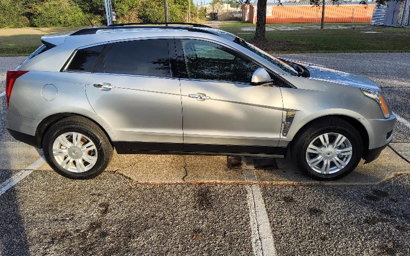 Cadillac SRX Base 2010