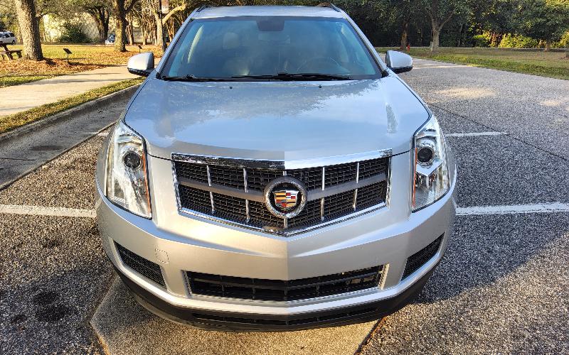 Cadillac SRX Base 2010