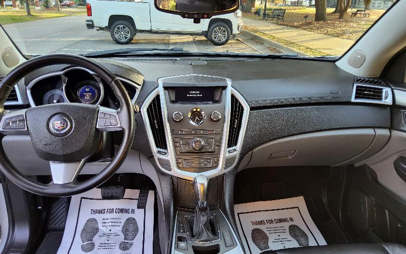 Cadillac SRX Base 2010