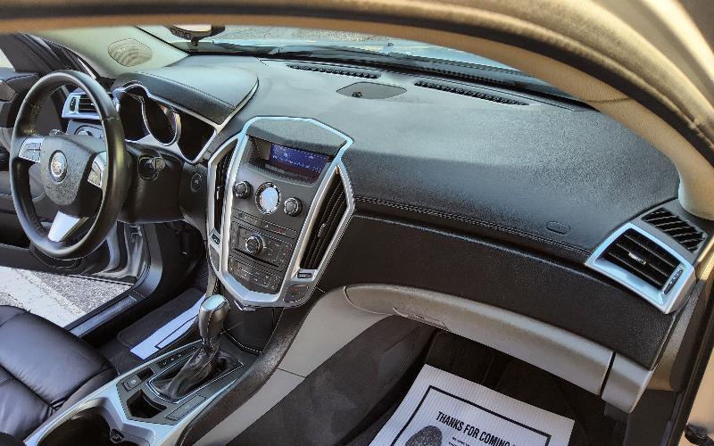 Cadillac SRX Base 2010