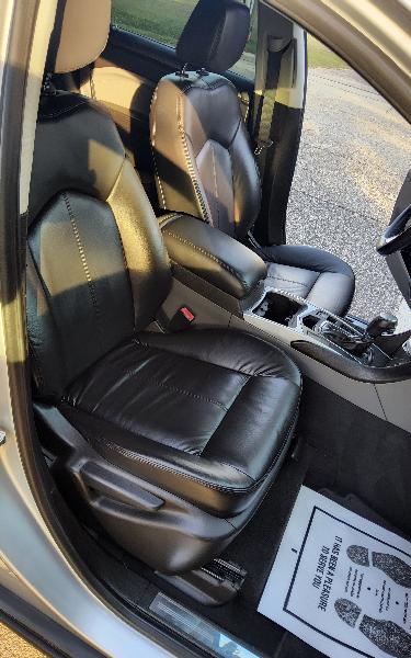 Cadillac SRX Base 2010