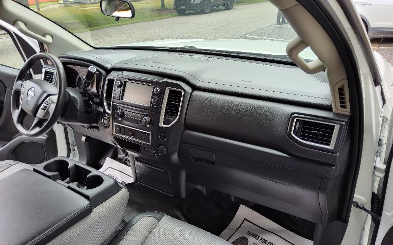 Nissan Titan S Crew Cab 2WD 2019