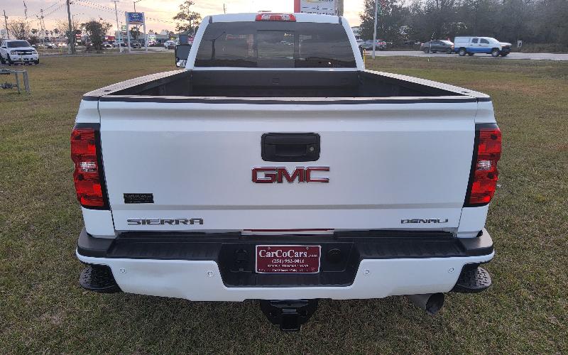 GMC Sierra 3500HD Denali Crew Cab 4WD 2017