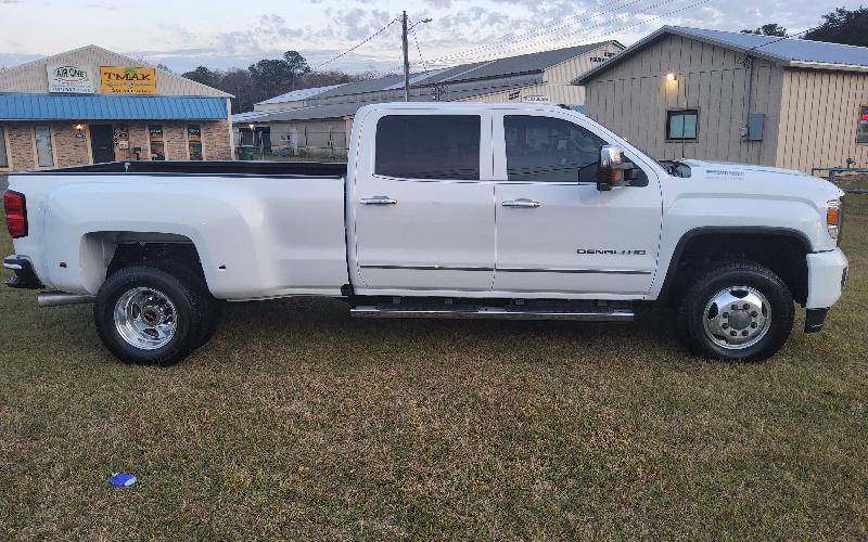 GMC Sierra 3500HD Denali Crew Cab 4WD 2017