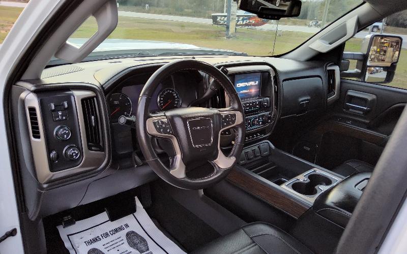 GMC Sierra 3500HD Denali Crew Cab 4WD 2017