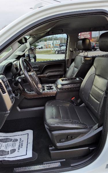 GMC Sierra 3500HD Denali Crew Cab 4WD 2017