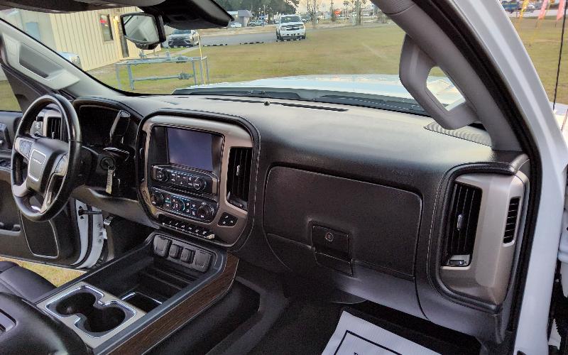 GMC Sierra 3500HD Denali Crew Cab 4WD 2017