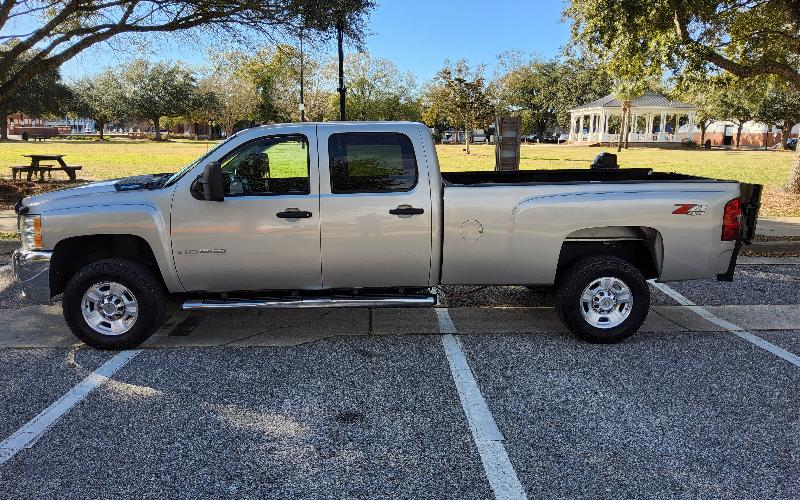 Chevrolet Silverado 2500HD Work Truck Crew Cab Std. Box 4WD 2008