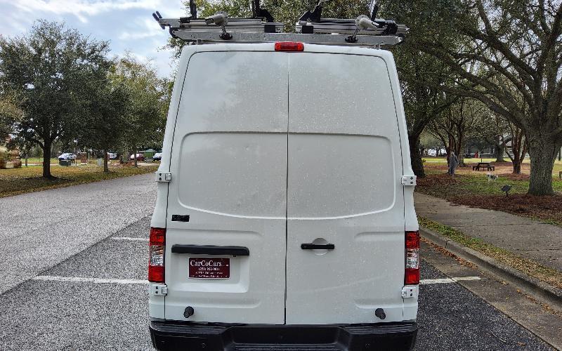 Nissan NV Cargo 2500 HD SV V8 High Roof 2021