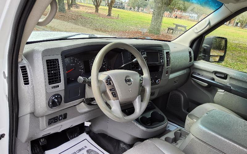 Nissan NV Cargo 2500 HD SV V8 High Roof 2021