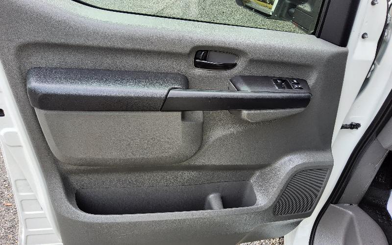 Nissan NV Cargo 2500 HD SV V8 High Roof 2021