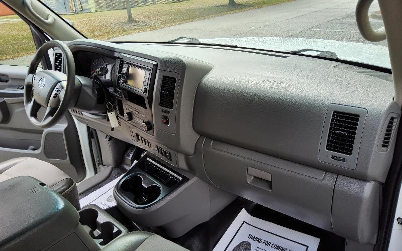 Nissan NV Cargo 2500 HD SV V8 High Roof 2021