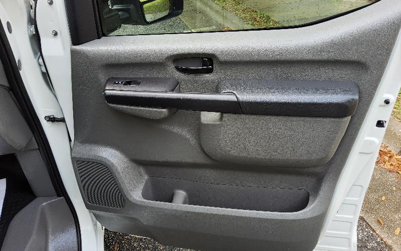 Nissan NV Cargo 2500 HD SV V8 High Roof 2021