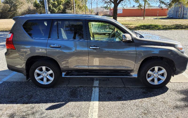 Lexus GX 460 Sport Utility 2011